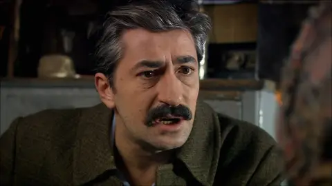 Ali, el padre de Berrin Mar de amores