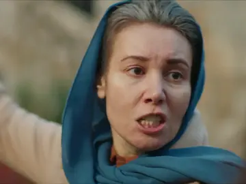 Dilsah pierde el control e intenta golpear a Reyyan Dilsah pierde el control e intenta golpear a Reyyan