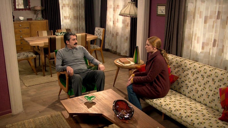 Aylin abandona a su madre y sus hermanos para irse a vivir a la casa de su padre