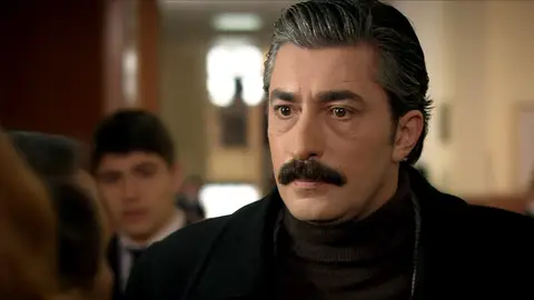 Ali en el colegio de Meté Mar de amores