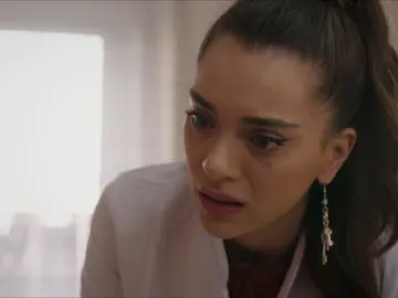 "Tienes que abortar": Azra descubre el gran secreto del embarazo de Reyyan "Tienes que abortar": Azra descubre el gran secreto del embarazo de Reyyan