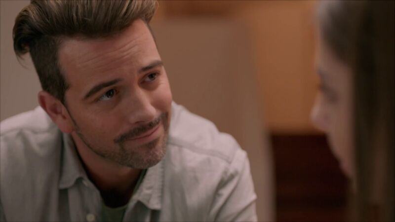 Juanjo se arma de valor y se declara a Yamelí: 