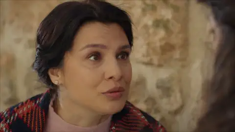 Zehra no pierde la esperanza: busca una cura para Reyyan Zehra no pierde la esperanza: busca una cura para Reyyan