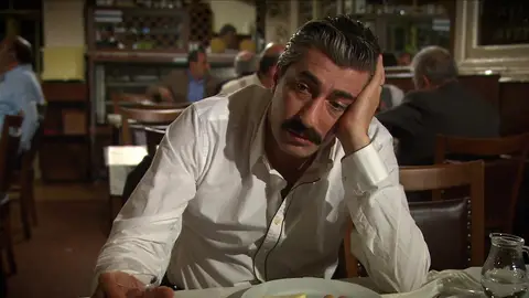 Ali, borracho Mar de amores