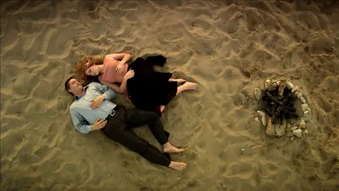 Soner y Aylin en la playa Mar de amores