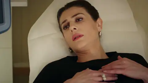 Dilara recibe una noticia que le cambiará la vida Justo cuando Ozán sale del coma Dilara recibe una noticia que le cambiará la vida