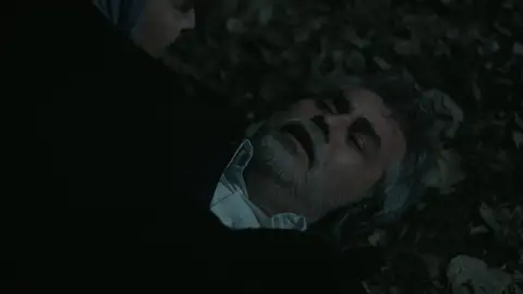 Disparado por su propio hermano: ¿Ha muerto Hazar? Füsun aprovecha el caos generado por el secuestro de Yaren para enfrentar a Hazar y a Cihan.