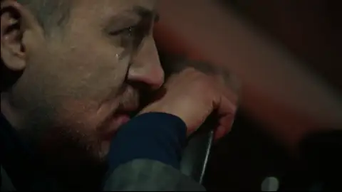 Harun, más humano y sensible que nunca, tras haber perdido el amor de Dilara. El enemigo número uno de la familia parece tener un lado sensible y sentimientos sinceros hacia Dilara.