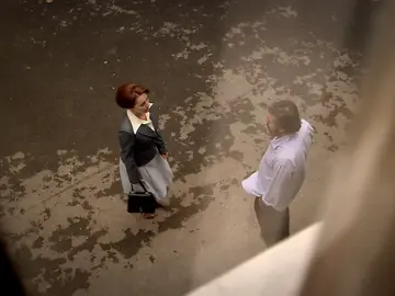 Los celos de Caroline se descontrolan Los celos de Caroline se descontrolan