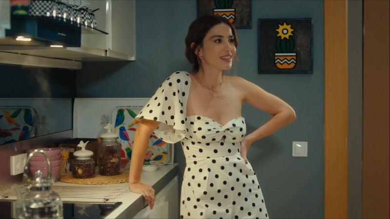 Ezgi cree que Özgur está celoso de su cita