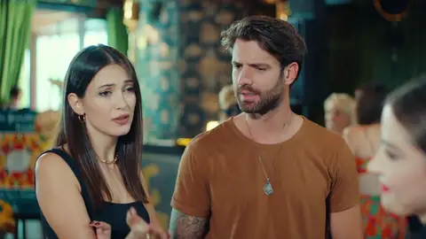 Deniz descubre que conocía a Ozan desde hace mucho más tiempo de lo que ella creía En la fiesta mexicana del restaurante, Ozan, Deniz y Erdem descubrirán que tienen un pasado en común.