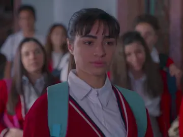 Las compañeras del instituto de Gemma se burlan de su embarazo Las compañeras del instituto de Gemma se burlan de su embarazo