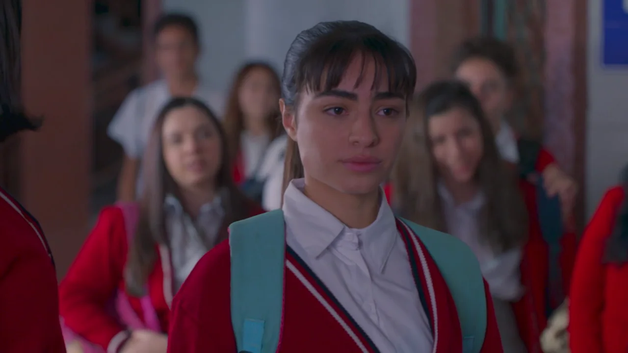 El embarazo de Gemma est&aacute; en boca de todos y sus compa&ntilde;eros de clase, lejos de darle la enhorabuena, se meten con ella.