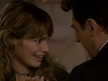 Vincenzo intenta poner celosa a Silvia, pero las cosas no salen como él esperaba ...  Vincenzo intenta poner celosa a Silvia, pero las cosas no salen como él esperaba ...