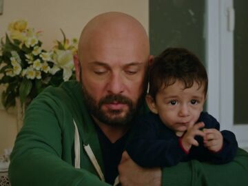"No sabes las cosas que pasan en esa mansión" Keriman le cuenta a Özkan todo lo que sabe sobre el bebé de Dilara