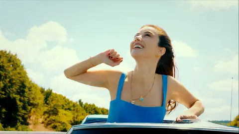 Ezgi se relaja con Özgur El hombre equivocado