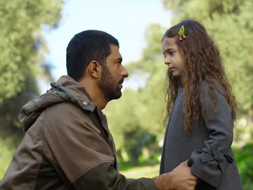 Conoce a Beren Gençalp, la actriz que interpreta a Melek en 'La hija del embajador' Conoce a Beren Gençalp, la actriz que interpreta a Melek en 'La hija del embajador'