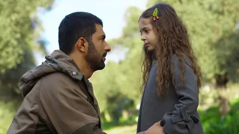 Conoce a Beren Gençalp, la actriz que interpreta a Melek en 'La hija del embajador' Conoce a Beren Gençalp, la actriz que interpreta a Melek en 'La hija del embajador'