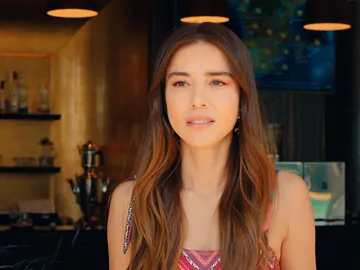 Ezgi se queda de piedra Ezgi se queda de piedra