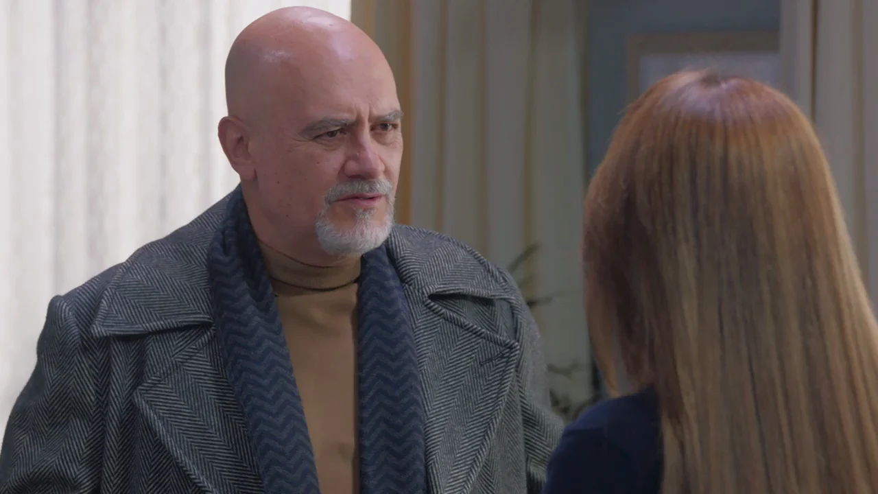 "No permita que ese hombre la envuelva", Ariadna intenta advertir a Bárbara sobre los engaños de Lino Lino oculta algo y Bárbara parece que es la única que no quiere darse cuenta.