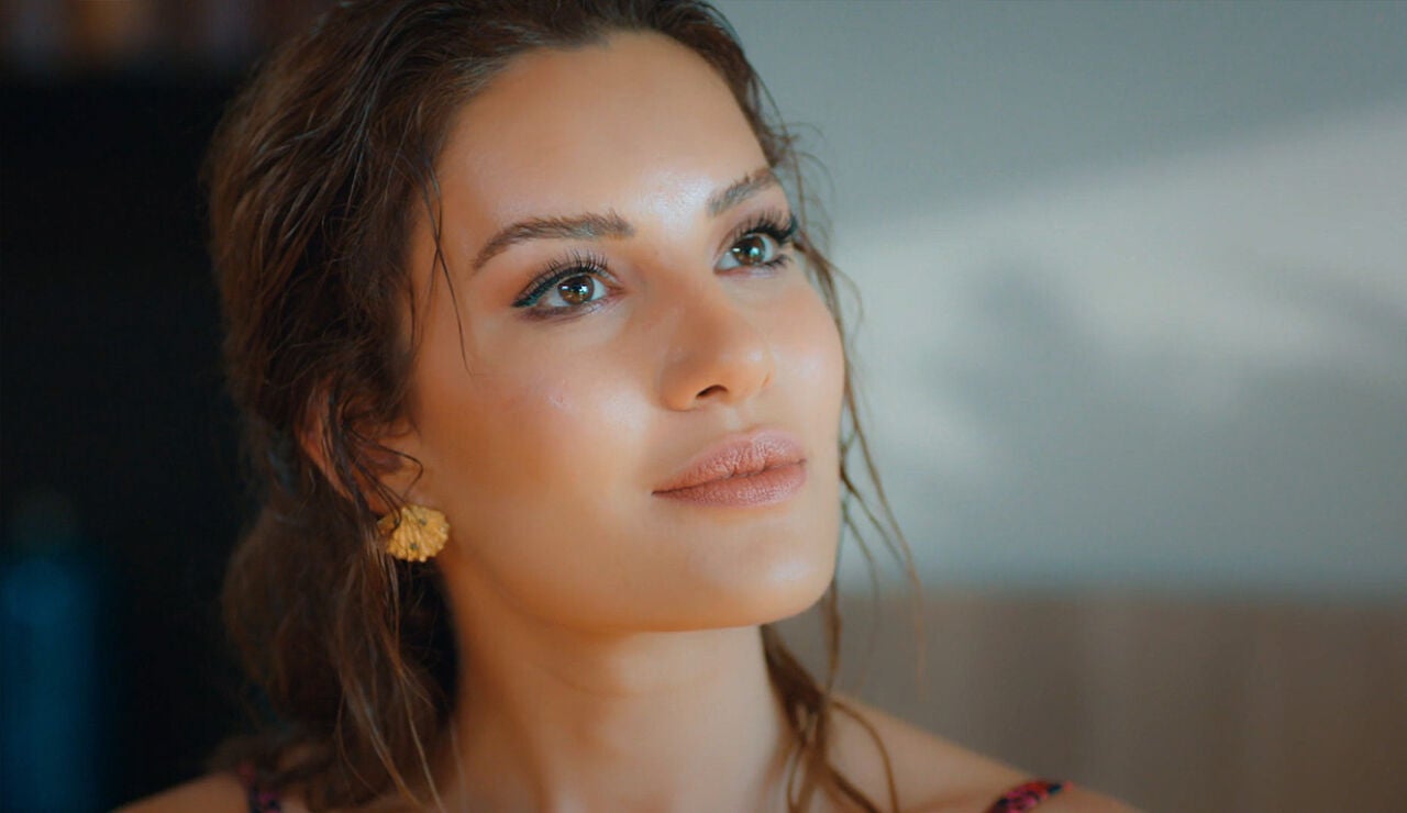 Gizem traiciona a Ozgur