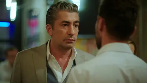 Cihan frente al novio de Cansu Paramparça. Vidas cruzadas