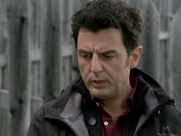 El comisario Vincenzo da con la pista clave para resolver el caso El comisario Vincenzo da con la pista clave para resolver el caso