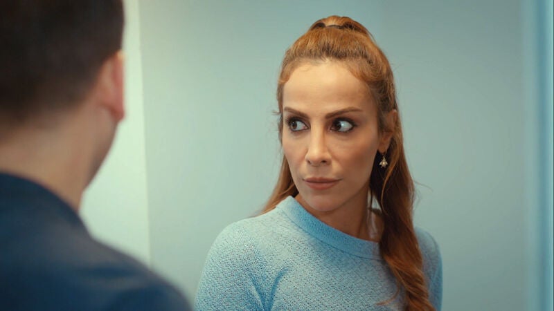 La inimaginable sorpresa que le espera a Cansu en la casa de Levent