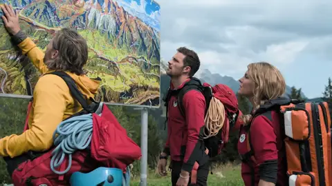 El equipo de rescate da con la cabaña en la que se refugia la secuestradora El equipo de rescate da con la cabaña en la que se refugia la secuestradora