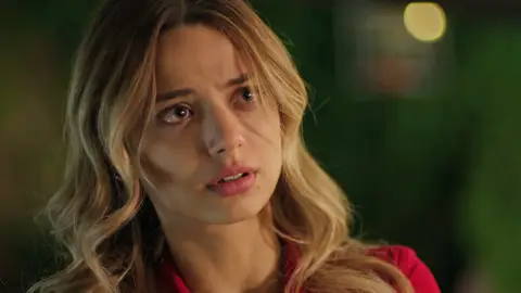 Cansu Paramparça: Vidas cruzadas