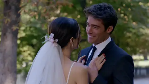 Héctor y Rubí se casan en el Palacio de Cristal de Madrid Héctor y Rubí se casan en el Palacio de Cristal de Madrid