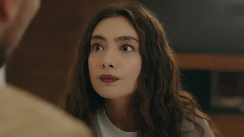 La preocupación de Nare La hija del embajador