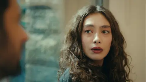 Nare habla con Sancar La hija del embajador