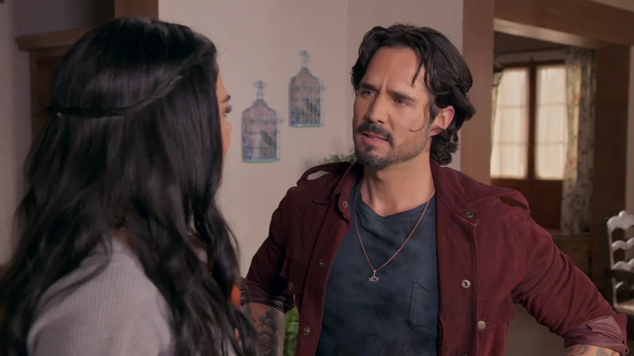 Rafael se entera de que su madre ha visitado a Fernanda Rafael se entera de que su madre ha visitado a Fernanda