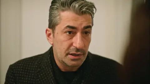 Cihan Paramparça: Vidas cruzadas