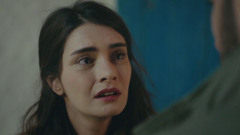 Sancar le devuelve el anillo a Menekse: 