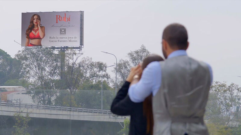 Rubí le cuenta a Carla cuál fue el día más feliz de su vida