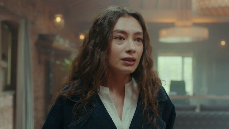 Nare sale corriendo en busca de Sancar, ¿habrá cumplido su promesa de matar a Akin?