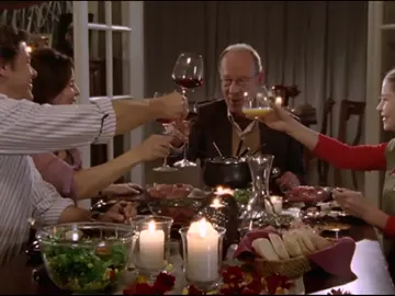 Tras un día lleno de tensiones, una cena en familia acaba arreglando las cosas Tras un día lleno de tensiones, una cena en familia acaba arreglando las cosas