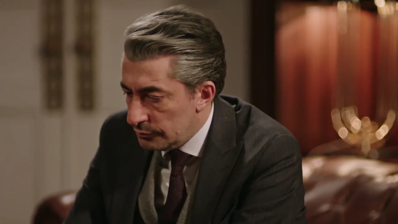 Cihan se convierte en el mayor apoyo de Dilara tras el incidente Cihan se convierte en el mayor apoyo de Dilara tras el incidente