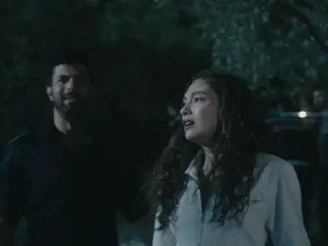 La búsqueda de Melek sigue sin dar resultados. La pequeña no aparece y Kavruk sigue inconsciente La búsqueda de Melek sigue sin dar resultados. La pequeña no aparece y Kavruk sigue inconsciente