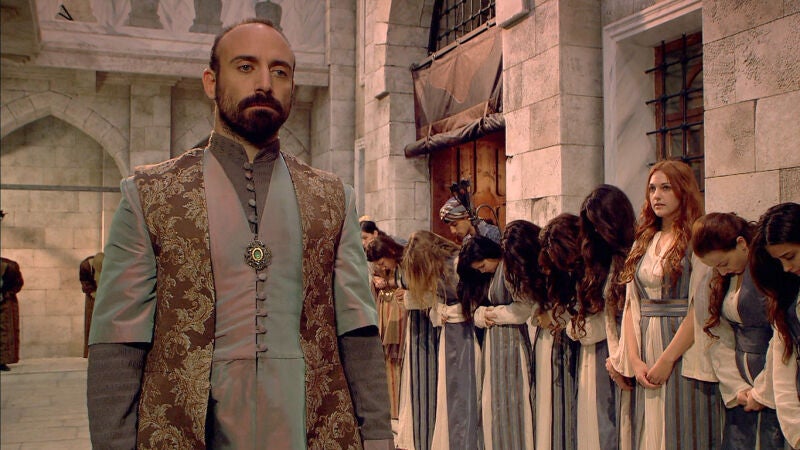Clip exclusivo: El sultán conoce a Hürren Sultan, la nueva mujer de su harén
