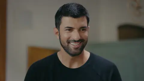 Nare y Sancar se retan ante la mirada incrédula de Kavruk Nare y Sancar se retan ante la mirada incrédula de Kavruk