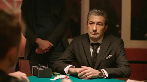 Cihan Paramparça: Vidas cruzadas