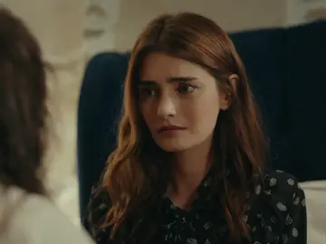 Nare descubre la trampa de Menekse a Melek y estalla: "Tu crueldad hacia una niña será tu maldición" Nare descubre la trampa de Menekse a Melek y estalla: "Tu crueldad hacia una niña será tu maldición"