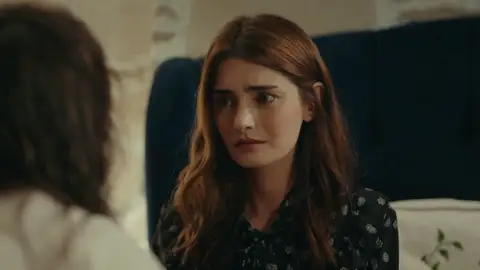 Nare descubre la trampa de Menekse a Melek y estalla: "Tu crueldad hacia una niña será tu maldición" Nare descubre la trampa de Menekse a Melek y estalla: "Tu crueldad hacia una niña será tu maldición"