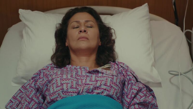 Halise, grave en el hospital, recibe el apoyo de toda su familia