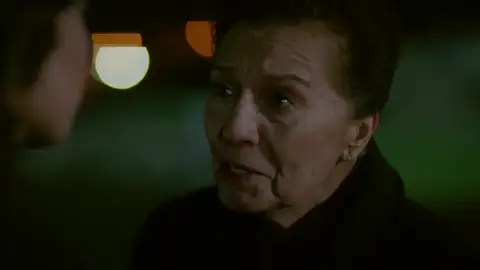 Meryem se enfrenta a la madre de Oktay contándole toda la verdad Meryem se enfrenta a la madre de Oktay contándole toda la verdad