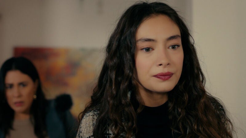 Nare se enfrenta a Menekse para conseguir la grabación de Yayha: 