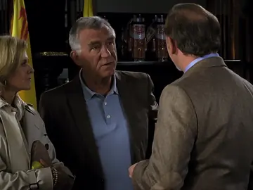 Falsificaciones de wiski y un par de cadáveres Falsificaciones de wiski y un par de cadáveres